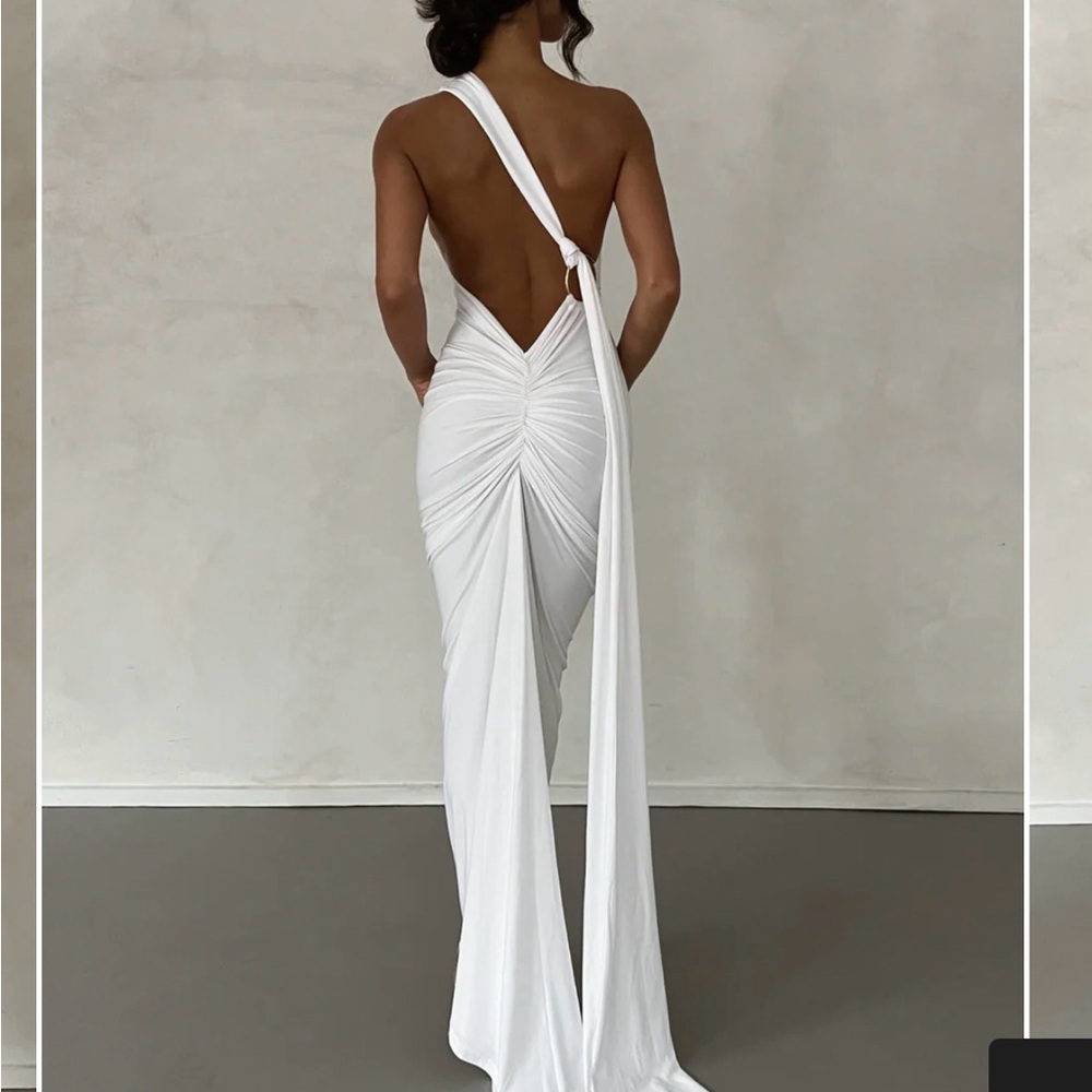 NEW Constantina White Backless Halter Dress